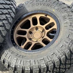 Jeep 17” Wrangler Rubicon JL JK Wheels 33” M/T Tires AGP rims

