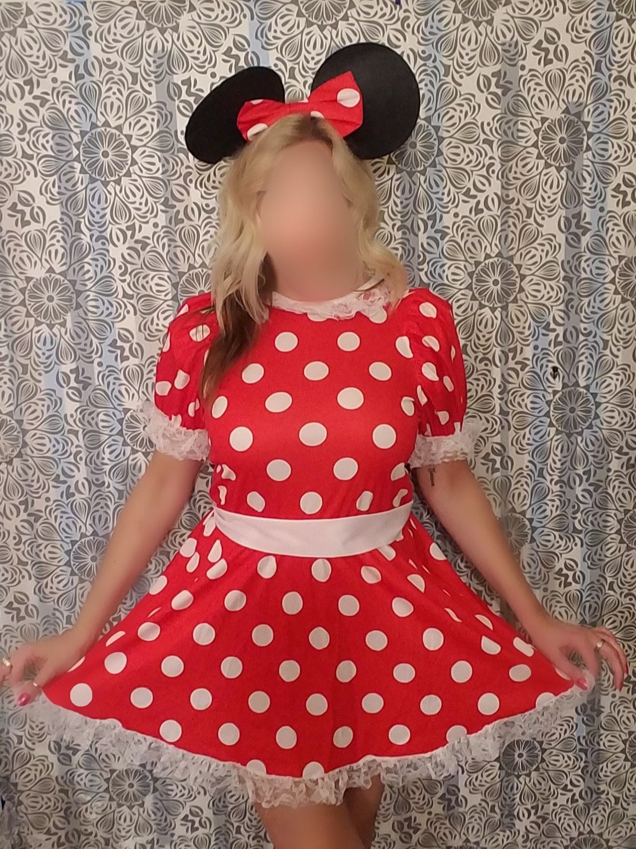 Adult Minnie Mouse Halloween costume