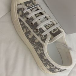 Dior Women Shoes 