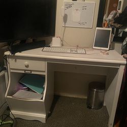 Desk (Read Description For Better Deal)