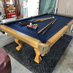 Classy 8’ Pool Table - Brand New Felt - Can Deliver!