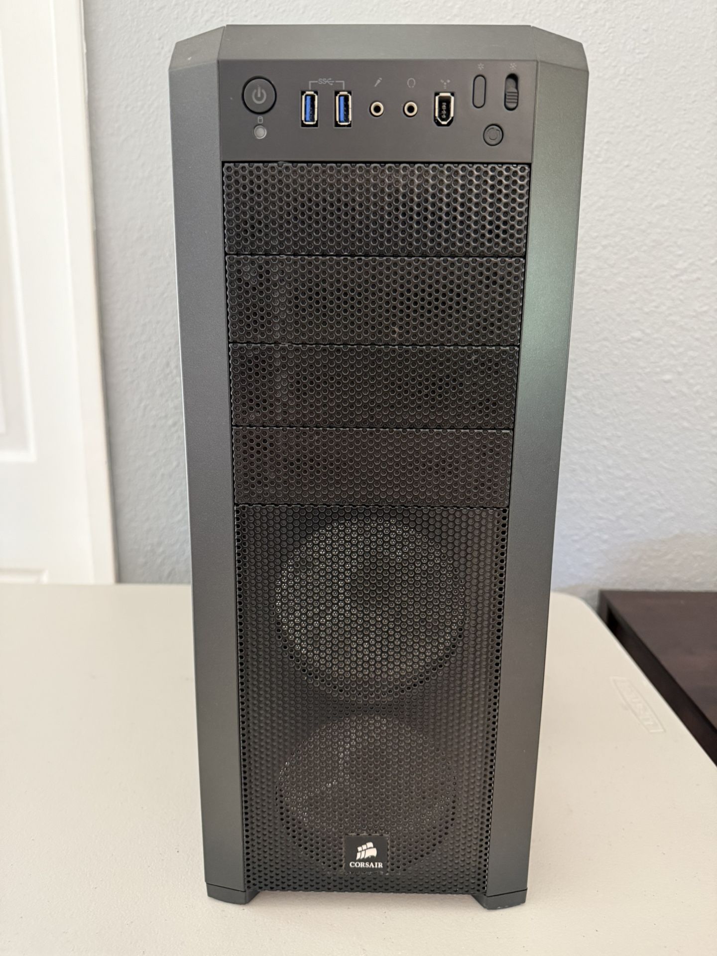 Corsair Desktop Computer Case