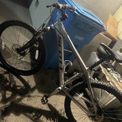 SCOTT MOUNTAIN BIKE