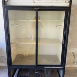 True Commercial Fridge Missing Signs 
