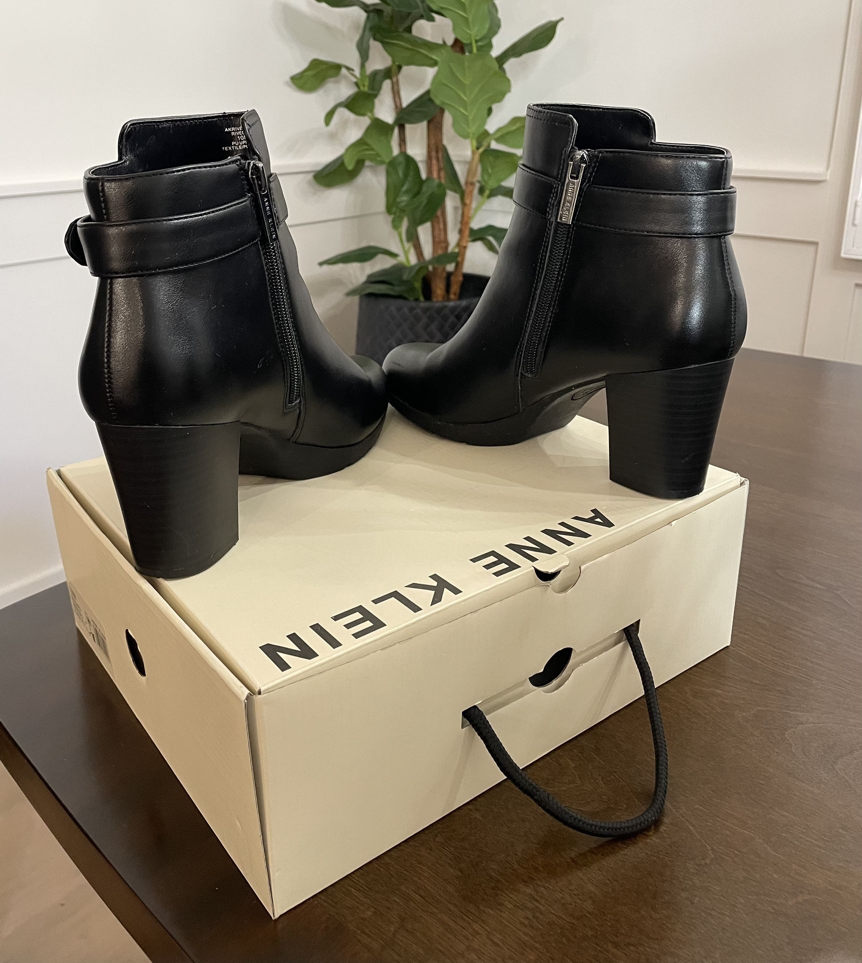 Anne Klein Black Boots (Comfortable!)