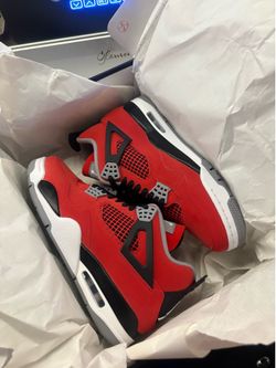 Air Jordan 4 Retro Toro 2026