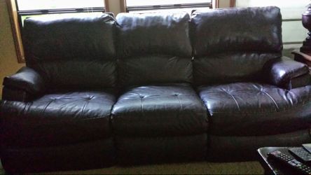 Double electric recliner couch