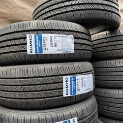 225/55R19 Kumho