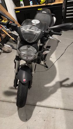 Ducati monster 696