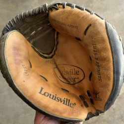 Louisville Slugger Series LS213 Bionic Catchers Baseball Glove Mitt RHT - Good Condition 