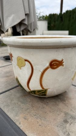 Ceramic pot
