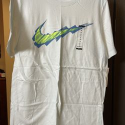 Nike Swoosh Logo Design T-shirt Size Medium Men’s 🤍👕💚💙