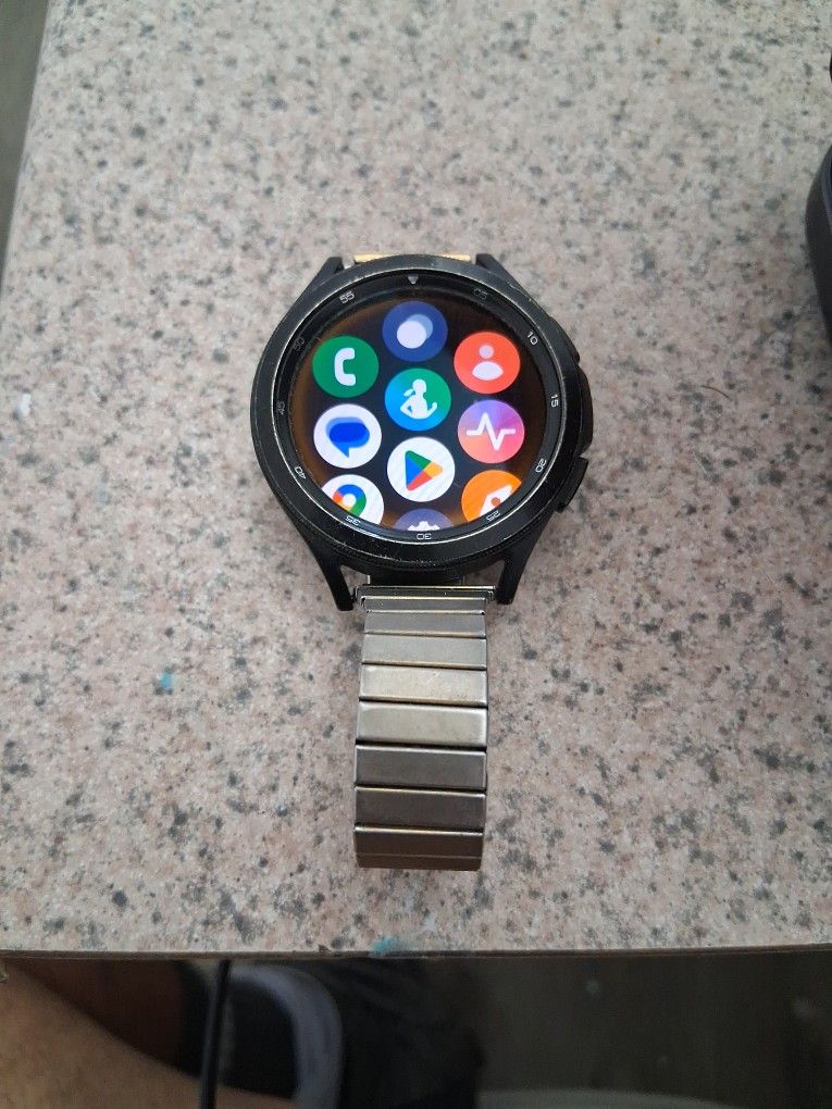 Samsung Galaxy Watch 47mm & Samsung Earbuds