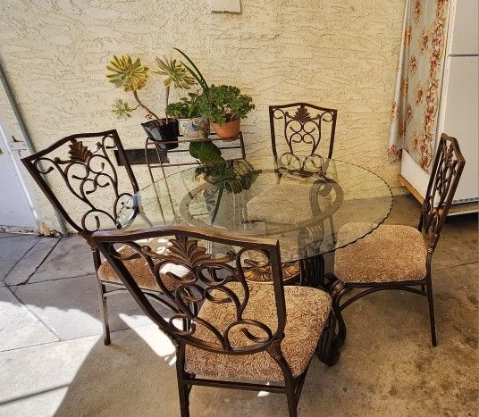 Dining Set Round Table With 4 Chairs