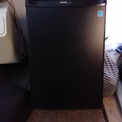 Danby Designer Refrigerator Model DAR026A1BDD 2.5 Cu Ft.