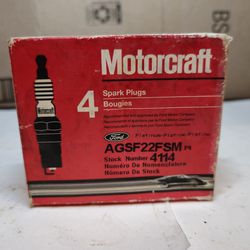 "Open Box" 4 Ford Genuine OEM Spark Plugs AGSF22FSM # 4114