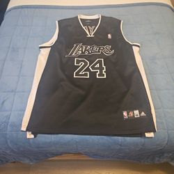 LA Lakers Kobe Jersey (56)