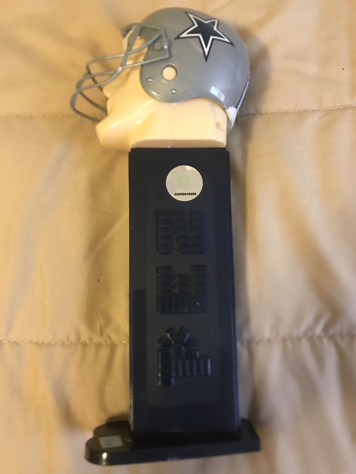 GIANT NFL DALLAS COWBOYS TALKING PEZ DISPENSER. 12” TALL