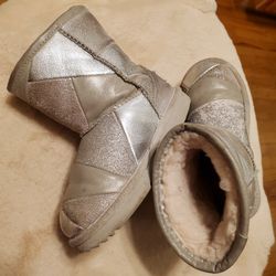 Toddler girl winter Fur Uggs Size 10
