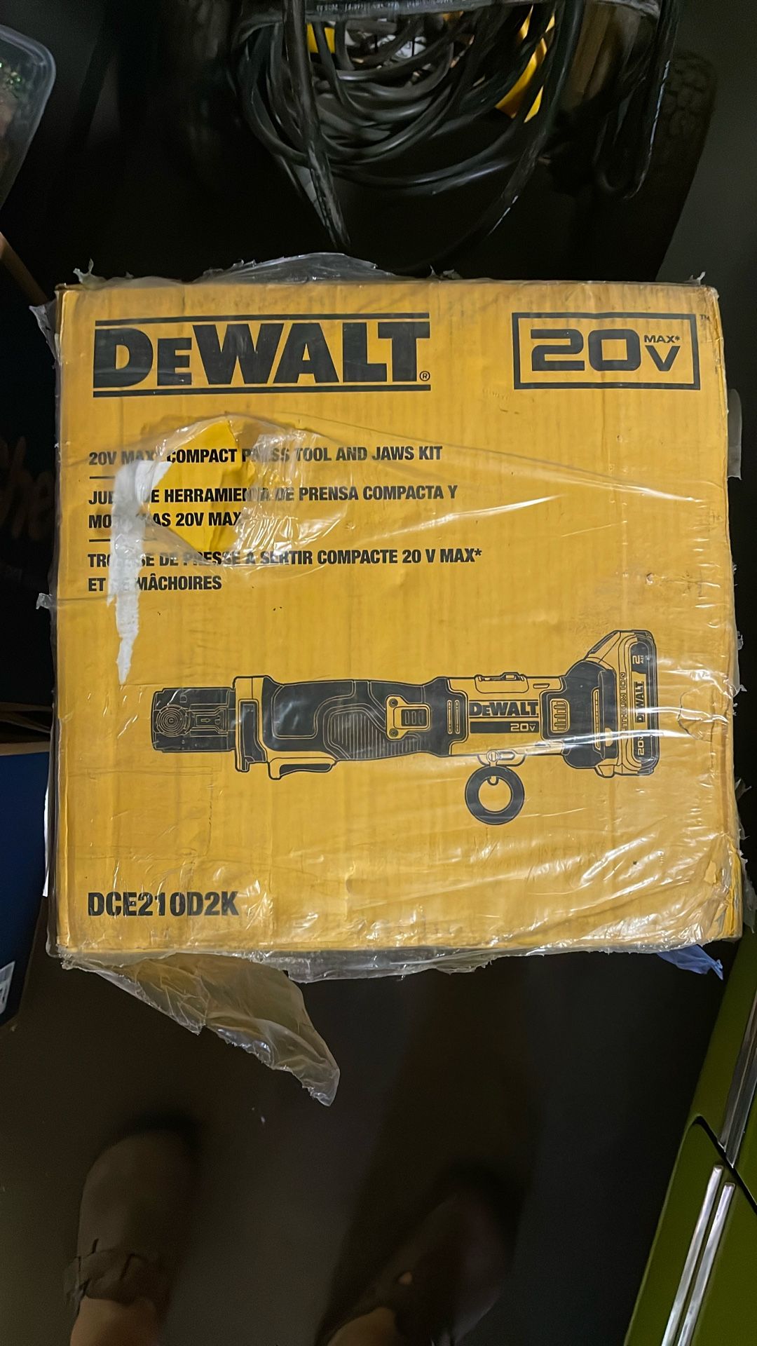 DeWalt 20V Max Press Tool And Jaws Kit