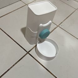 Hanging Dog Food Dispenser