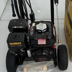 Dewalt 3600psi Pressure Washer Honda Engine New!