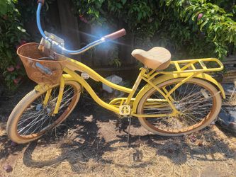 Womans Huffy Beach Cruizer