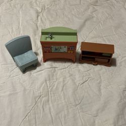 Dollhouse Furniture  Lot Of Three  Fisher Price And Mattel  