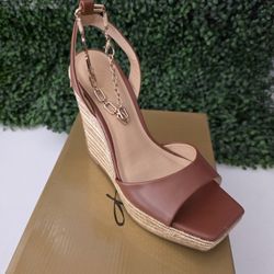 Womens SZ 9.5 Brown Platform Wedge
