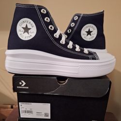 Converse Move High Platform
Womens Size 8
