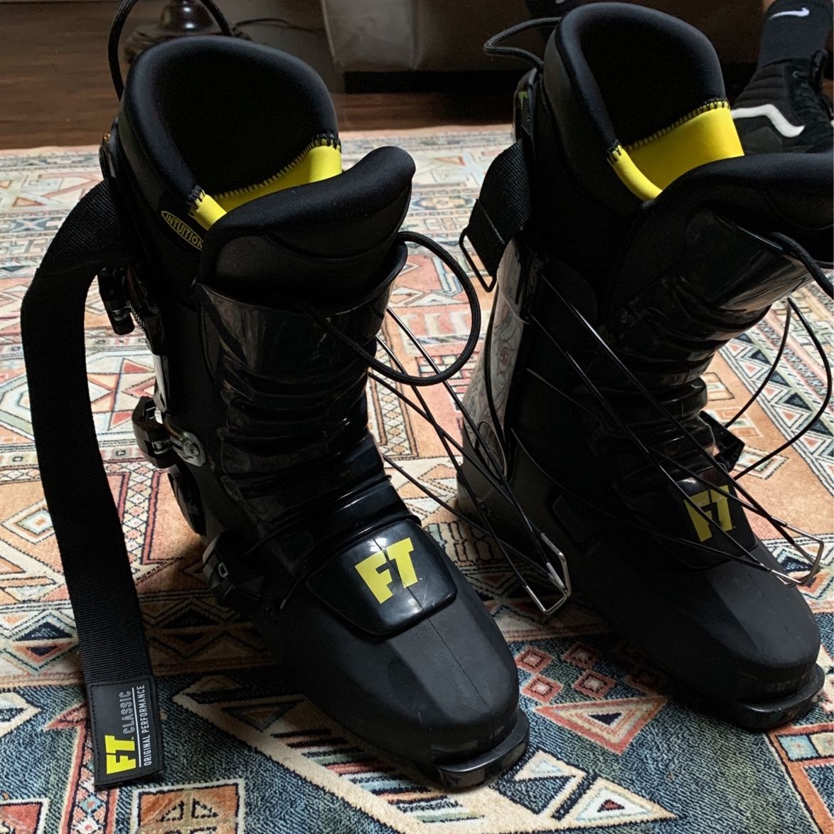 Full Tilt Classic Performance Ski Boots 29.5 30.0 for Sale in
