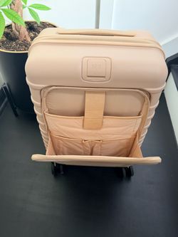 Beis Roller Carry On with Computer Front Pouch