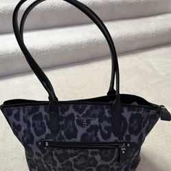 MICHAEL Michael Kors Nylon Kelsey Medium Top Zip Tote