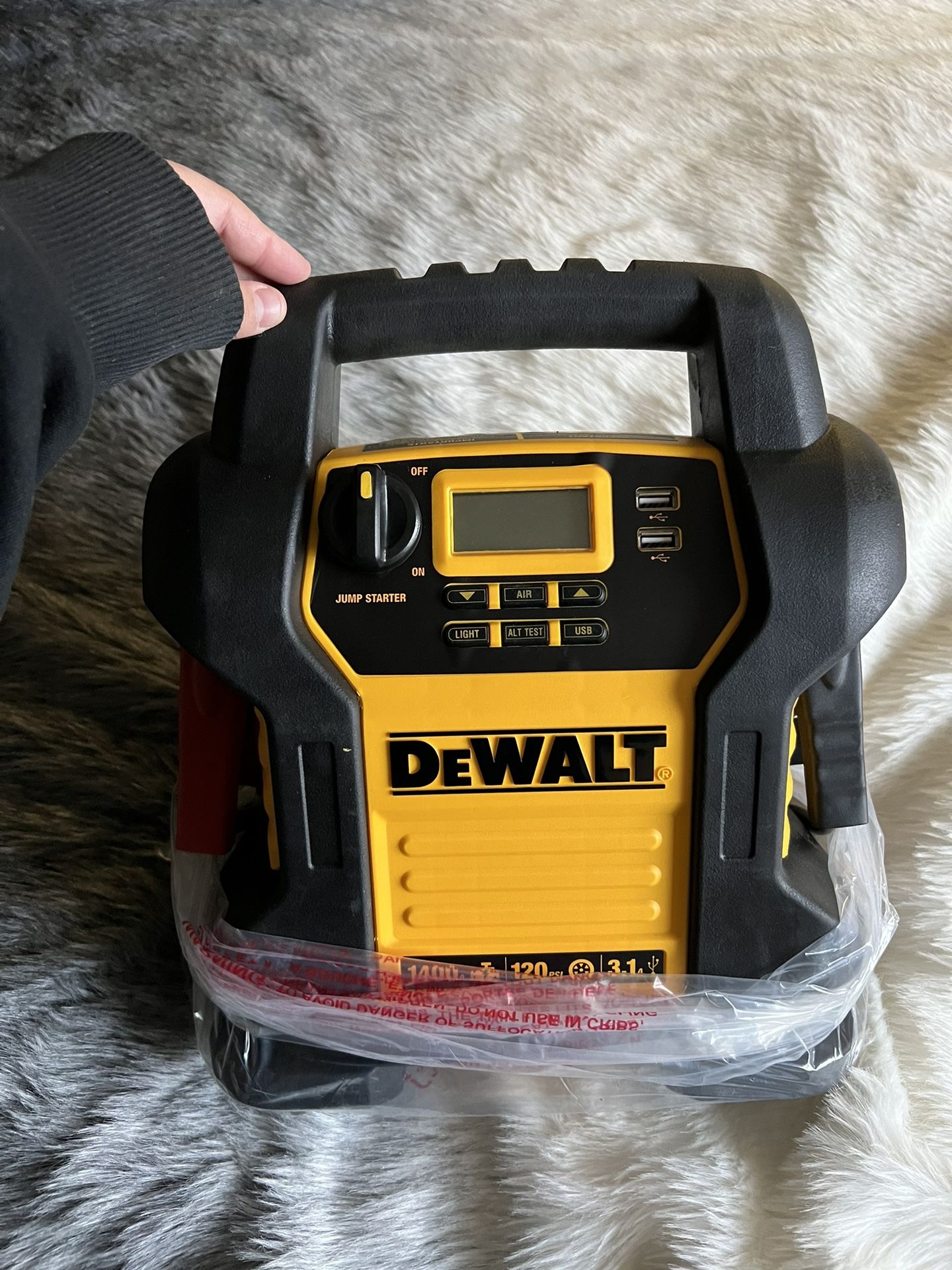 DEWALT DXAEJ14 Digital Portable Power Station Jump Starter 1400 Peak