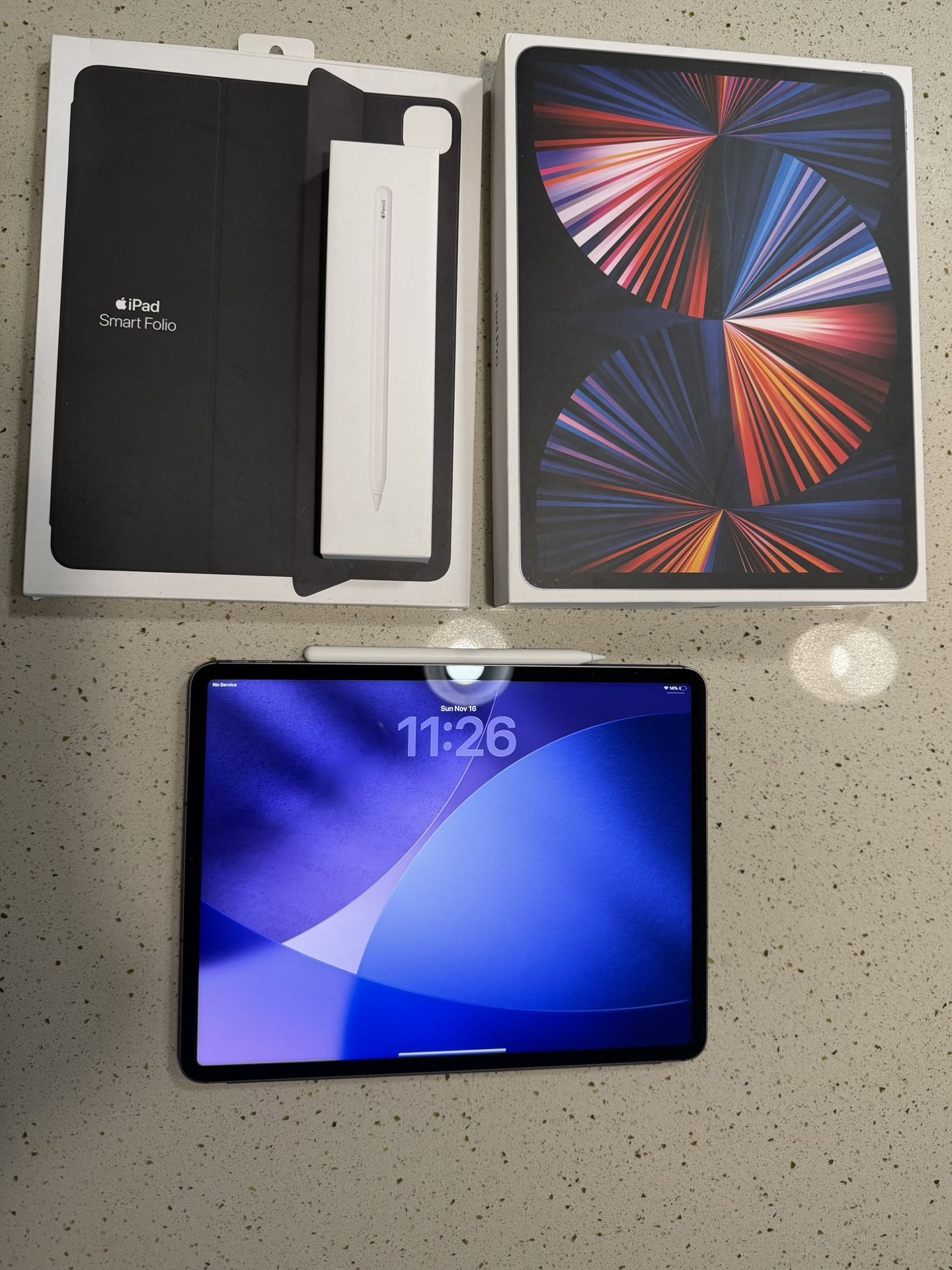 iPad Pro 12.9 256GB | Apple Pencil & Folio Case Included