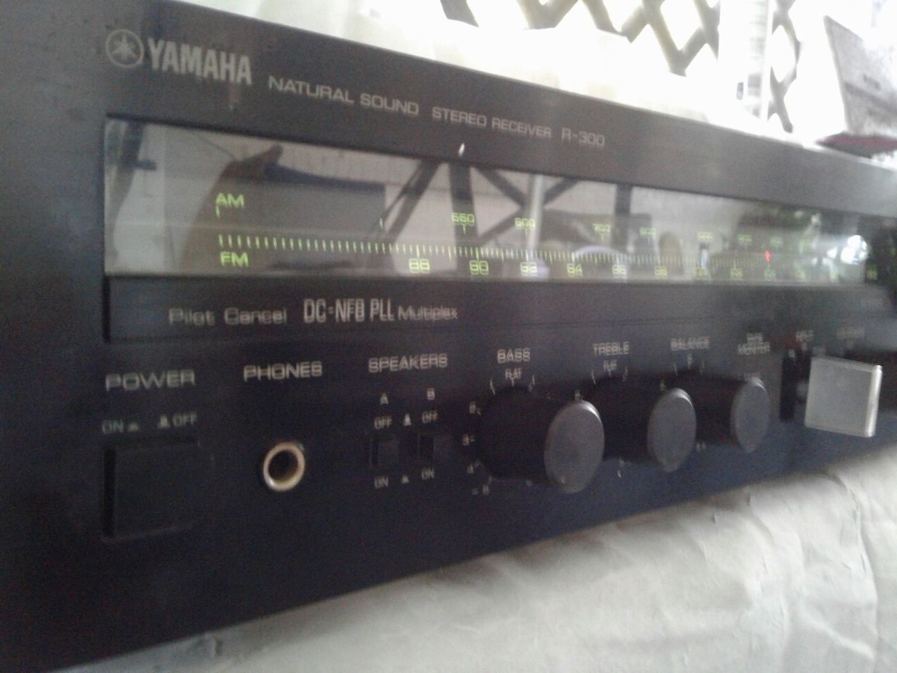 Yamaha Natural sound stereo receiver R-300