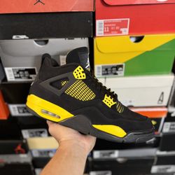 Jordan Thunder 4s size 11 VNDS