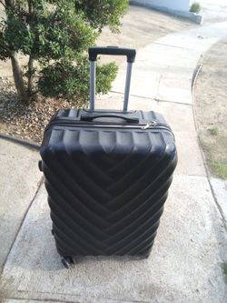 !! Hardshell Suitcase 31 in Height Not Carry on