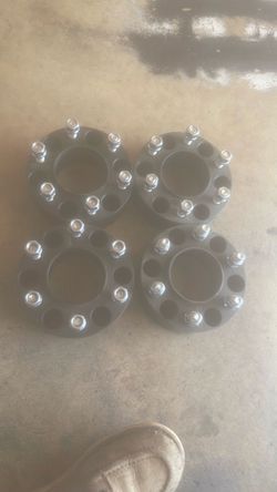 Spaces for six Lugs