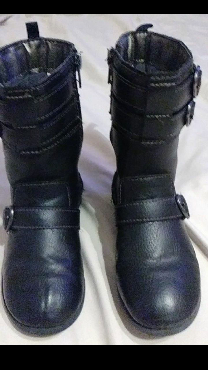 Boots girl's