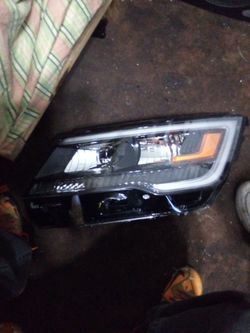 Left Headlight Ford Explorer