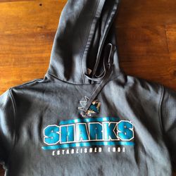 SHARKS sweatshirt M (new never worn)