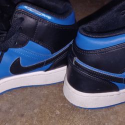 YOUTH JORDAN SIZE 6Y