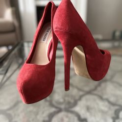 Hot Red Heels 