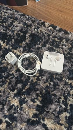 Apple iPhone Accessories Bundle