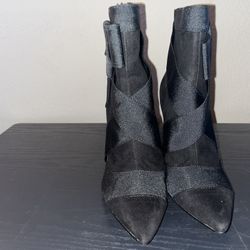 Brand New Beautiful Boots/Size 8