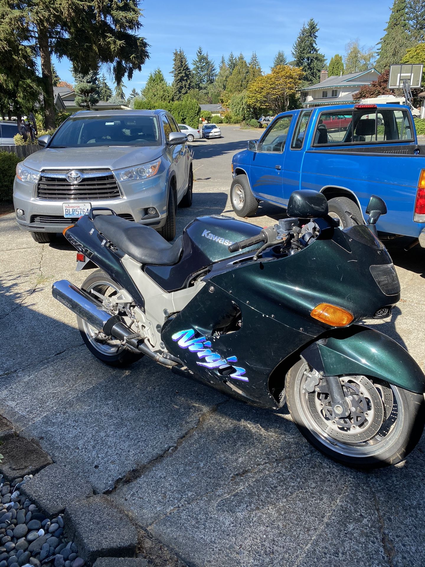1997 Kawasaki ninja ZX11 dark green for Sale in Bellevue, WA - OfferUp