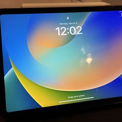 iPad Air w/ Apple Pencil and Smart Folio (4th Gen)