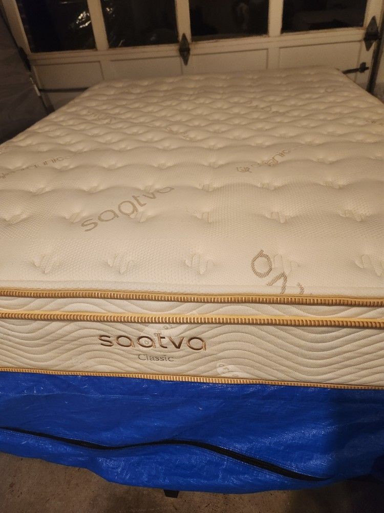 Saatva Luxury Firm Queen Mattress 