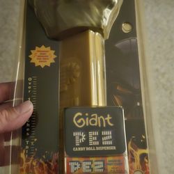 Star Wars Yoda Giant PEZ dispenser